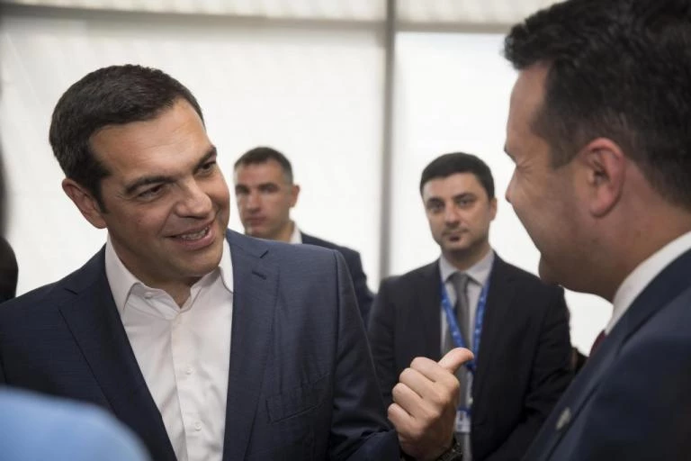 Όνομα – έκπληξη για τα Σκόπια – Η… έκτη λύση που έπεσε στο τραπέζι Τσίπρα – Ζάεφ